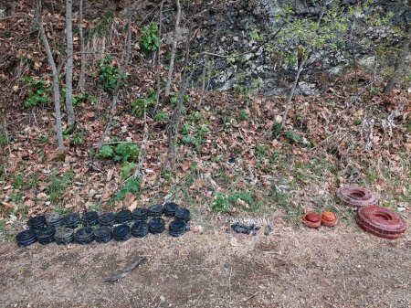 Azərbaycan hərbçiləri minaya düşüb