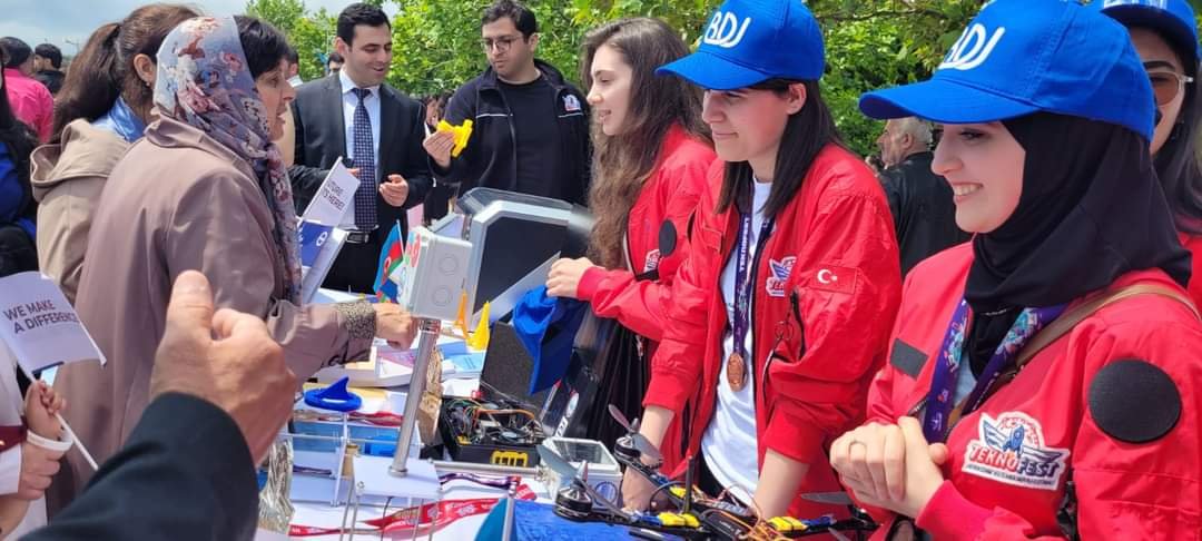 BDU "Təhsil sərgisi"ndə təmsil olunur - FOTO