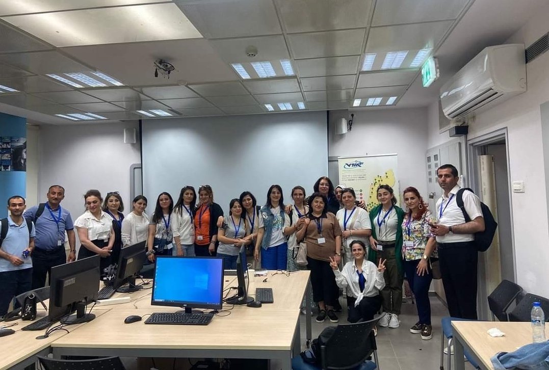 Gəncə məktəbinin bir qrup müəllimi İsraildə təlimlərdə iştirak edir - FOTO Gəncə məktəbinin bir qrup müəllimi İsraildə təlimlərdə iştirak edir - FOTO