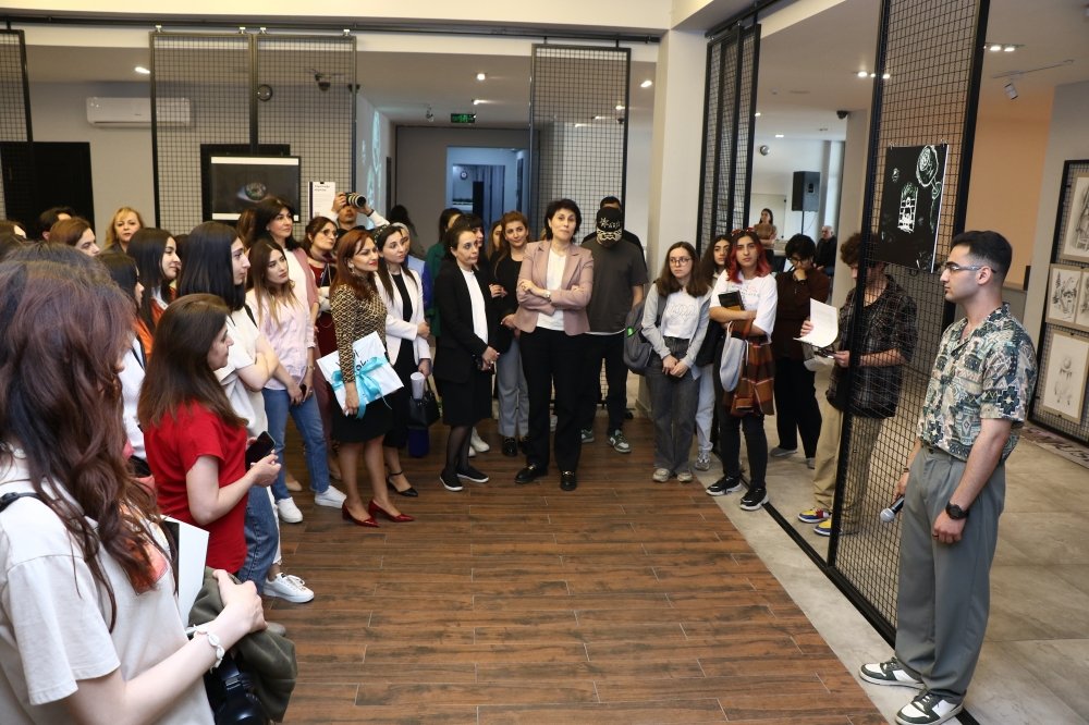 AzMİU-da “Qaranlıq dünya” adlı sərgisi açılıb - FOTO AzMİU-da “Qaranlıq dünya” adlı sərgisi açılıb - FOTO