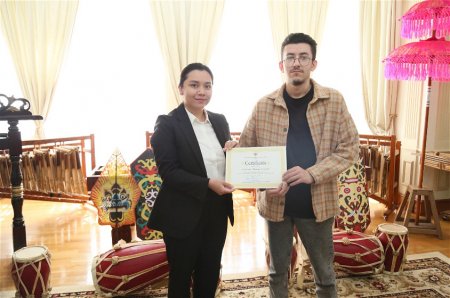 ADU tələbələri İndoneziyanın Azərbaycandakı Səfirliyində istehsalat təcrübəsi keçiblər - FOTO ADU tələbələri İndoneziyanın Azərbaycandakı Səfirliyində istehsalat təcrübəsi keçiblər - FOTO