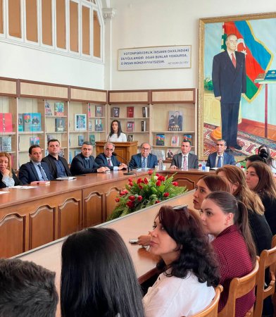 Tələbələr elektron xidmətlərdən istifadə ilə bağlı maarifləndiriliblər - FOTO Tələbələr elektron xidmətlərdən istifadə ilə bağlı maarifləndiriliblər - FOTO