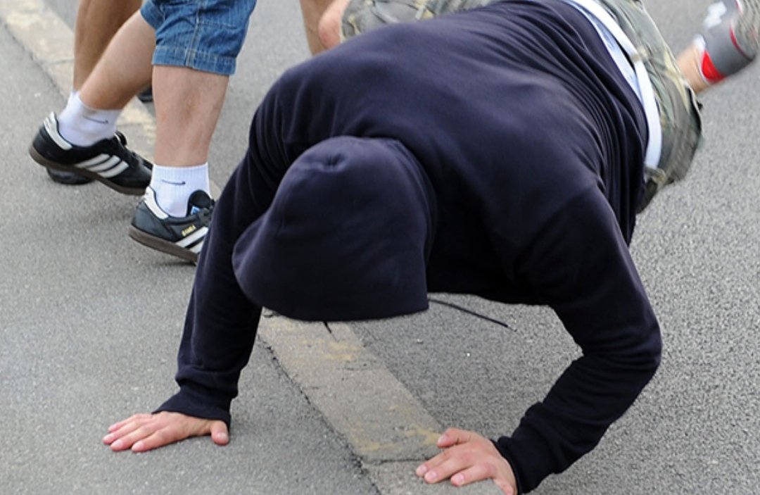 Bakıda şagird şagirdi bıçaqlayıb Bakıda şagird şagirdi bıçaqlayıb