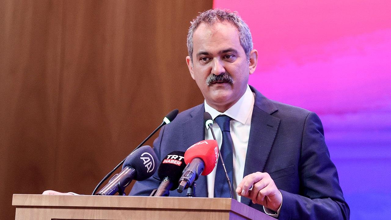 Nazir Özer: Uşaqlarımızın əldə edə bilmədikləri kitablar bundan sonra məktəblərində olacaq Nazir Özer: Uşaqlarımızın əldə edə bilmədikləri kitablar bundan sonra məktəblərində olacaq