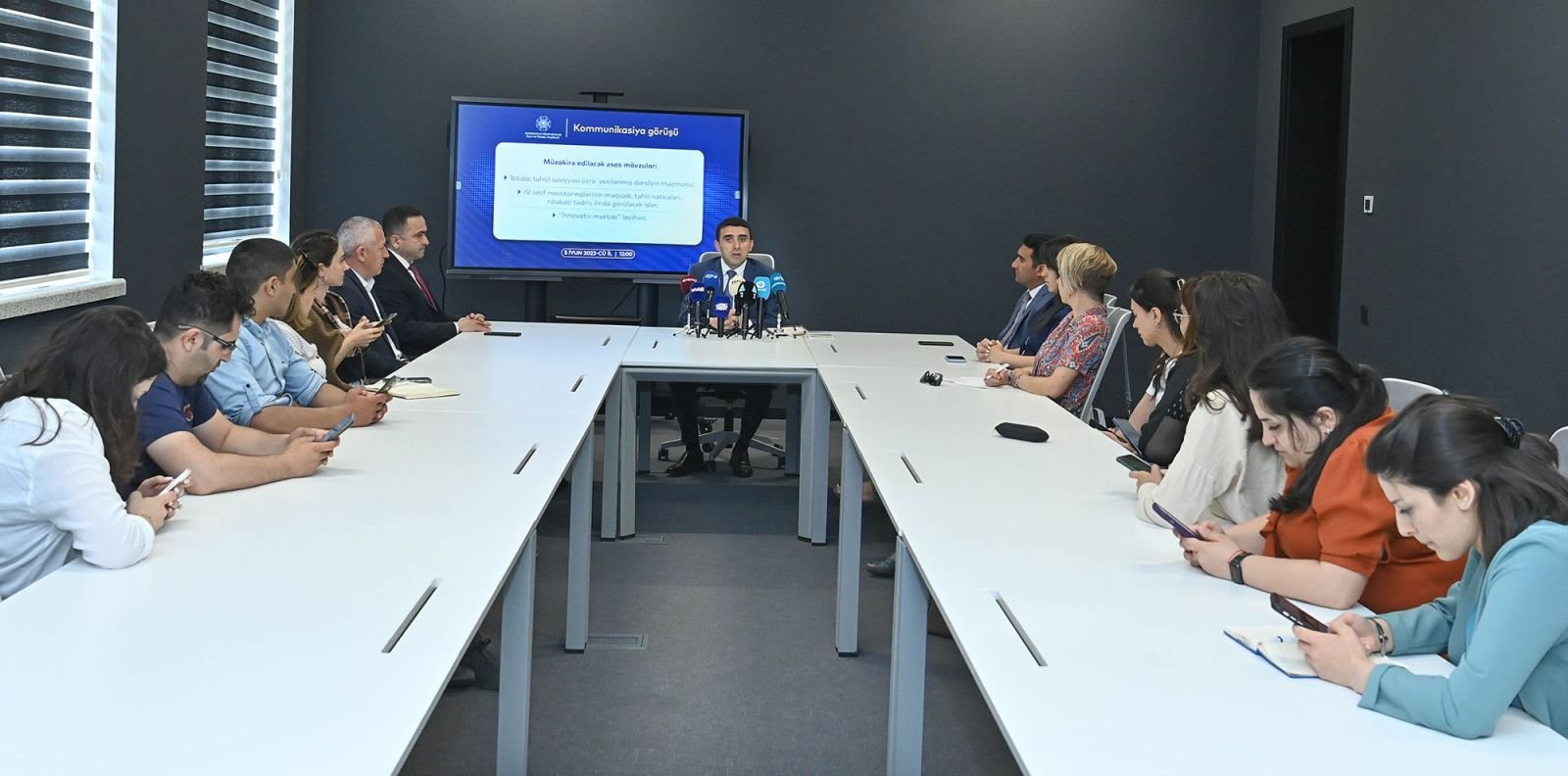 Ümumi və məktəbəqədər təhsil üzrə kommunikasiya görüşü keçirilib - FOTO Ümumi və məktəbəqədər təhsil üzrə kommunikasiya görüşü keçirilib - FOTO