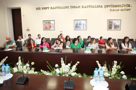 Bakı Ali Neft Məktəbində təlim - FOTO Bakı Ali Neft Məktəbində təlim - FOTO