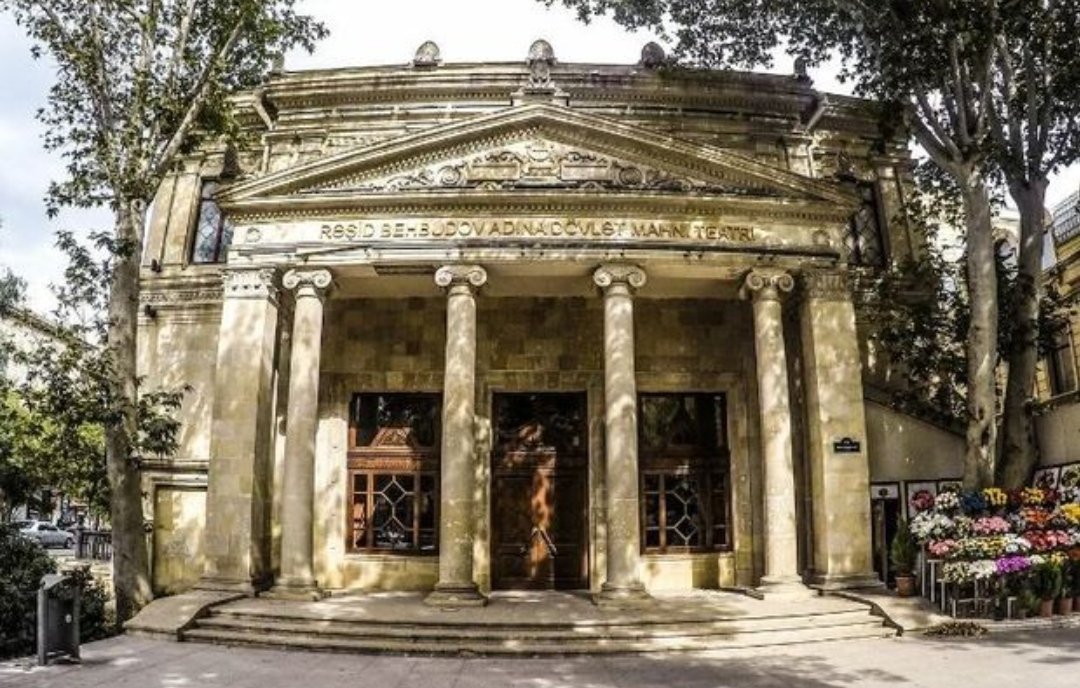 Dövlət Mahnı Teatrında yeni musiqili tamaşa nümayiş olunub Dövlət Mahnı Teatrında yeni musiqili tamaşa nümayiş olunub