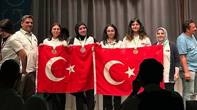 Zəlzələ qurbanı Duru Avropa çempionu oldu Zəlzələ qurbanı Duru Avropa çempionu oldu