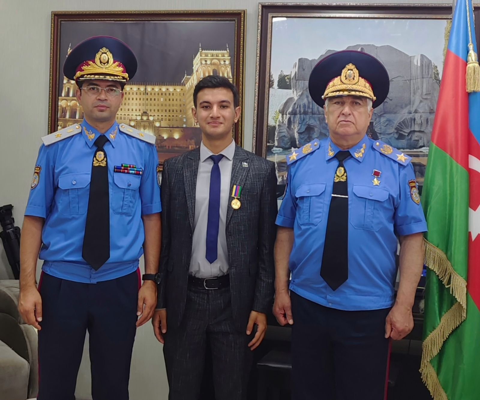 Xəzər Universitetinin tələbəsi Şahin Əliyev Zaporijjya kazakları tərəfindən medalla təltif olunub Xəzər Universitetinin tələbəsi Şahin Əliyev Zaporijjya kazakları tərəfindən medalla təltif olunub