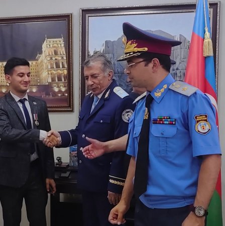 Xəzər Universitetinin tələbəsi Şahin Əliyev Zaporijjya kazakları tərəfindən medalla təltif olunub Xəzər Universitetinin tələbəsi Şahin Əliyev Zaporijjya kazakları tərəfindən medalla təltif olunub