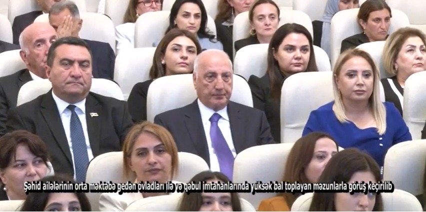 Sumqayıtda təhsil işçiləri və təhsildə fərqlənən tələbələrlə görüş keçirilib - VİDEO Sumqayıtda təhsil işçiləri və təhsildə fərqlənən tələbələrlə görüş keçirilib - VİDEO