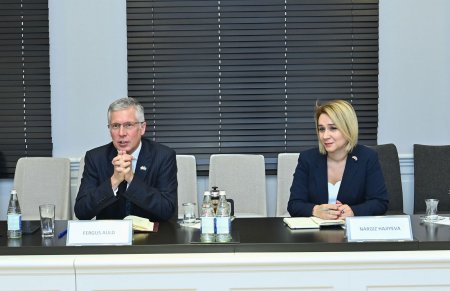 Elm və təhsil naziri Birləşmiş Krallığın ölkəmizdəki səfiri ilə görüşüb - FOTO Elm və təhsil naziri Birləşmiş Krallığın ölkəmizdəki səfiri ilə görüşüb - FOTO