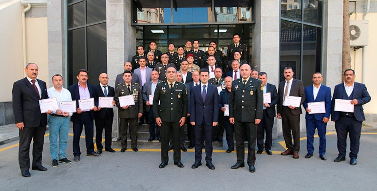 Paytaxtın çağırışaqədərki hazırlıq müəllimləri təltif edilib - FOTO