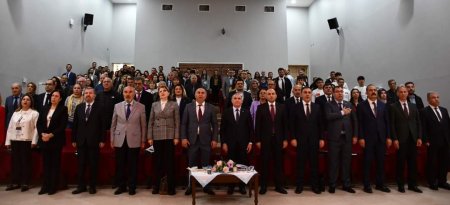 Elm və Təhsil Nazirliyinin nümayəndə heyəti beynəlxalq konfransda iştirak edib - FOTO