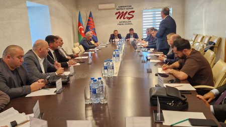 Mətbuat Şurası və MEDİA region mediasının durumunu müzakirə edib - FOTO Mətbuat Şurası və MEDİA region mediasının durumunu müzakirə edib - FOTO