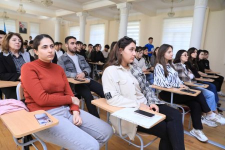 AzTU-da Azad Mirzəcanzadə inkişaf proqramının təqdimatı olub - FOTO AzTU-da Azad Mirzəcanzadə inkişaf proqramının təqdimatı olub - FOTO