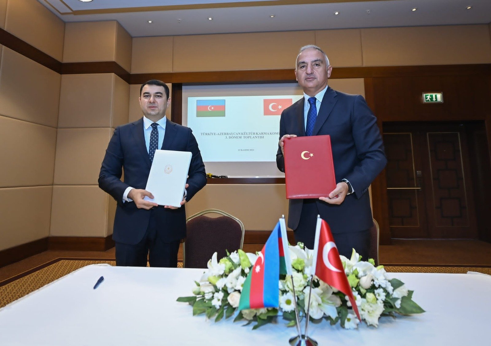 Azərbaycan ilə Türkiyə arasında mədəniyyət sahəsində əməkdaşlığa dair saziş imzalanıb - FOTO Azərbaycan ilə Türkiyə arasında mədəniyyət sahəsində əməkdaşlığa dair saziş imzalanıb - FOTO