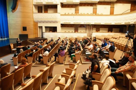 Milli Teatrda “Əsrə bərabər gün” tamaşasının məşqlərinə başlanılıb - FOTO Milli Teatrda “Əsrə bərabər gün” tamaşasının məşqlərinə başlanılıb - FOTO