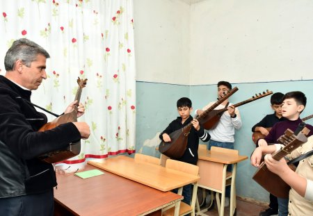 Naftalanda mədəniyyət müəssisələrinə baxış keçirilib - FOTOLAR Naftalanda mədəniyyət müəssisələrinə baxış keçirilib - FOTOLAR