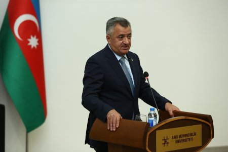 BMU-da Zəfər Günü təntənəli şəkildə qeyd olunub - FOTOLAR BMU-da Zəfər Günü təntənəli şəkildə qeyd olunub - FOTOLAR