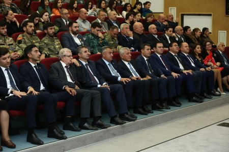 BMU-da Zəfər Günü təntənəli şəkildə qeyd olunub - FOTOLAR BMU-da Zəfər Günü təntənəli şəkildə qeyd olunub - FOTOLAR