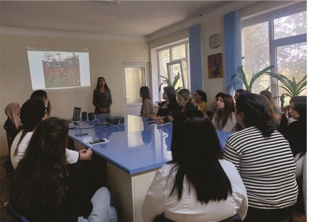 Mikrobiologiya İnstitutunda Zəfər Günü və Dövlət Bayrağı Günü qeyd olunub - FOTO
