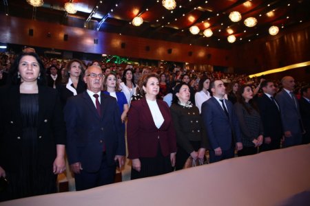 Qazi müəllimlər təltif olunub - FOTO Qazi müəllimlər təltif olunub - FOTO