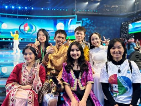 ADU-nun tələbəsi “Ən yaxşı tamaşa stili” nominasiyasında çempion oldu - FOTO ADU-nun tələbəsi “Ən yaxşı tamaşa stili” nominasiyasında çempion oldu - FOTO
