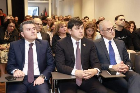 Berlində almaniyalı türkoloq alimin Şuşaya həsr etdiyi kitab təqdim edilib - FOTO Berlində almaniyalı türkoloq alimin Şuşaya həsr etdiyi kitab təqdim edilib - FOTO