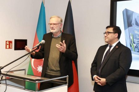Berlində almaniyalı türkoloq alimin Şuşaya həsr etdiyi kitab təqdim edilib - FOTO Berlində almaniyalı türkoloq alimin Şuşaya həsr etdiyi kitab təqdim edilib - FOTO