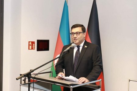 Berlində almaniyalı türkoloq alimin Şuşaya həsr etdiyi kitab təqdim edilib - FOTO Berlində almaniyalı türkoloq alimin Şuşaya həsr etdiyi kitab təqdim edilib - FOTO