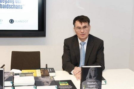 Berlində almaniyalı türkoloq alimin Şuşaya həsr etdiyi kitab təqdim edilib - FOTO Berlində almaniyalı türkoloq alimin Şuşaya həsr etdiyi kitab təqdim edilib - FOTO
