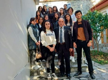 ADPU-nun Şəki filialının tələbələri Bəxtiyar Vahabzadənin ev muzeyində olublar - FOTO