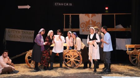 LDU- nun kollektivi “Cəmilə” tamaşasını izləyib LDU- nun kollektivi “Cəmilə” tamaşasını izləyib