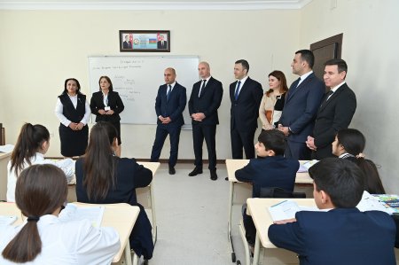 Emin Əmrullayev Naxçıvanda məktəblərdə olub - FOTOLAR Emin Əmrullayev Naxçıvanda məktəblərdə olub - FOTOLAR