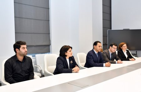 Pyes müsabiqəsi qaliblərinə mükafatlar təqdim olunub - FOTO Pyes müsabiqəsi qaliblərinə mükafatlar təqdim olunub - FOTO