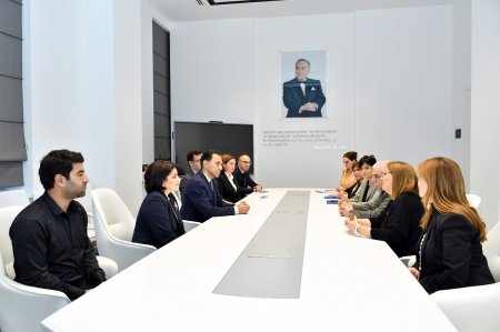 Pyes müsabiqəsi qaliblərinə mükafatlar təqdim olunub - FOTO Pyes müsabiqəsi qaliblərinə mükafatlar təqdim olunub - FOTO