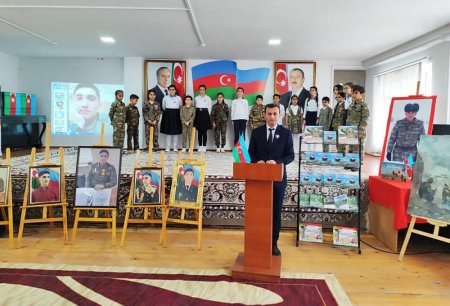 Qazi müəllimin kitabının təqdimatı keçirilib - FOTO Qazi müəllimin kitabının təqdimatı keçirilib - FOTO