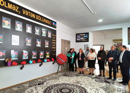 Qazi müəllimin kitabının təqdimatı keçirilib - FOTO Qazi müəllimin kitabının təqdimatı keçirilib - FOTO