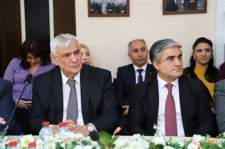 “Difai: XX əsrin əvvəllərində erməni-azərbaycanlı münaqişəsinin ilkin tarixi şərtləri və səbəbləri” kitabı müzakirə olunub - FOTO “Difai: XX əsrin əvvəllərində erməni-azərbaycanlı münaqişəsinin ilkin tarixi şərtləri və səbəbləri” kitabı müzakirə olunub - FOTO