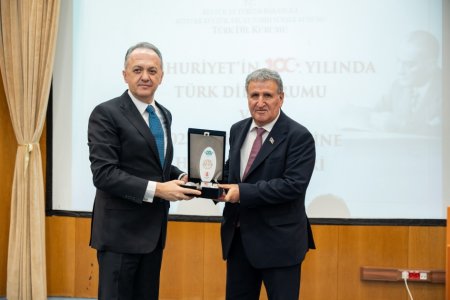 AMEA Türk Dil Qurumunun “Türk dilinə xidmət” mükafatına layiq görülüb - FOTO AMEA Türk Dil Qurumunun “Türk dilinə xidmət” mükafatına layiq görülüb - FOTO