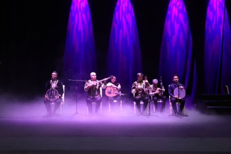 Gəncə Dövlət Filarmoniyasında ilk layihə təqdim olunub - FOTO Gəncə Dövlət Filarmoniyasında ilk layihə təqdim olunub - FOTO