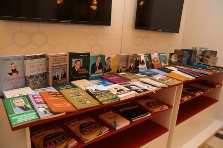 Ədəbiyyat İnstitutunun illik elmi hesabatı təqdim olunub - FOTO Ədəbiyyat İnstitutunun illik elmi hesabatı təqdim olunub - FOTO