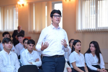 Tanınmış pedaqoq təhsildə uğur qazanmağın yollarından danışıb Tanınmış pedaqoq təhsildə uğur qazanmağın yollarından danışıb