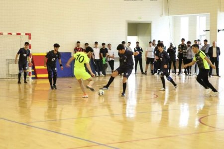 Bakı Ali Neft Məktəbində futzal çempionatı başlayıb - FOTO Bakı Ali Neft Məktəbində futzal çempionatı başlayıb - FOTO