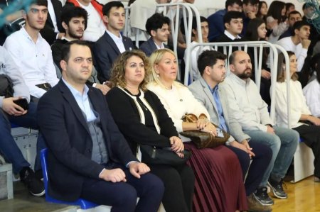 Bakı Ali Neft Məktəbində futzal çempionatı başlayıb - FOTO Bakı Ali Neft Məktəbində futzal çempionatı başlayıb - FOTO