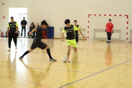 Bakı Ali Neft Məktəbində futzal çempionatı başlayıb - FOTO Bakı Ali Neft Məktəbində futzal çempionatı başlayıb - FOTO