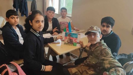 “Örnək müəllim”in şagirdlərindən maraqlı səhnəcik -  VİDEO+ FOTOLAR