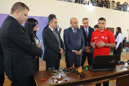 “Gənc İnnovatorlar” startap müsabiqəsinin qalibləri mükafatlandırılıb