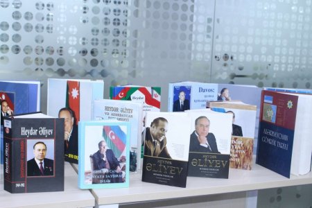 “Heydər Əliyev nəşrlərdə” adlı kitab sərgisi təşkil olunub - FOTO “Heydər Əliyev nəşrlərdə” adlı kitab sərgisi təşkil olunub - FOTO